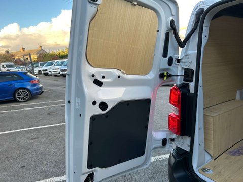 Peugeot Expert 1.5 BlueHDi 1000 Professional Premium + Standard Panel Van 6dr Diesel Manua 15