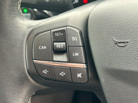 Ford Fiesta TITANIUM 33