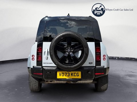 Land Rover Defender 3.0 D300 MHEV X-Dynamic SE Auto 4WD Euro 6 (s/s) 5dr 9