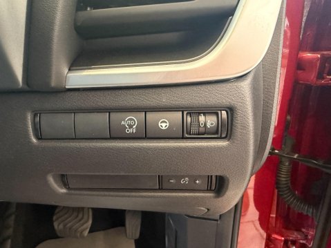 Nissan Qashqai 1.3 DIG-T MHEV N-Connecta XTRON Euro 6 (s/s) 5dr 24
