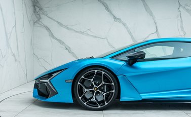 Lamborghini Revuelto 40