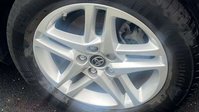 Toyota C-HR 1.8 VVT-h GPF Icon SUV 5dr Petrol Hybrid CVT Euro 6 (s/s) (122 ps) 28