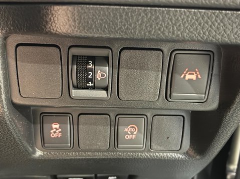 Nissan Qashqai 1.2 DIG-T N-Connecta 2WD Euro 6 (s/s) 5dr 29