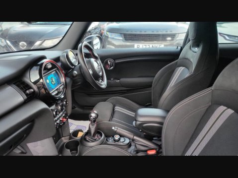 Mini Hatch COOPER SPORT 4