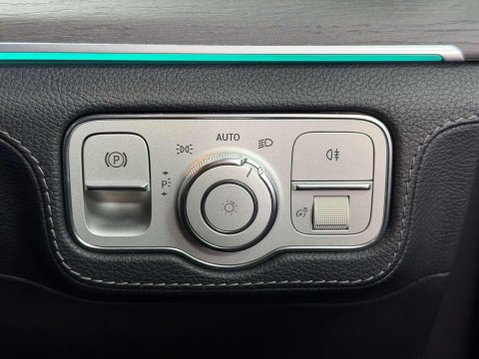 Mercedes-Benz GLE 2.0 GLE300d AMG Line SUV 5dr Diesel G-Tronic 4MATIC Euro 6 (s/s) (245 ps) 64