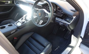 Porsche Panamera 4S 13