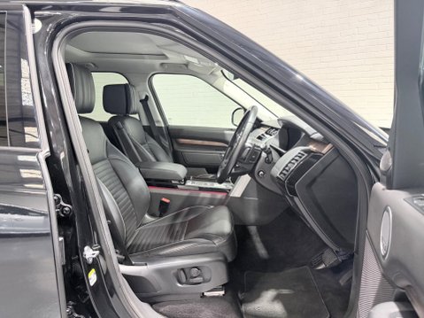 Land Rover Discovery 3.0 TD V6 HSE Luxury Auto 4WD Euro 6 (s/s) 5dr 7