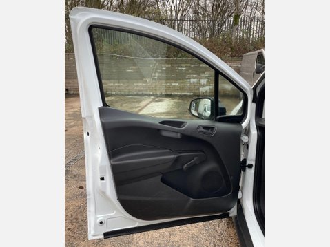Ford Transit Courier 1.5 TDCi Panel Van 5dr Diesel Manual L1 Euro 6 (SLD) (75 ps) 31