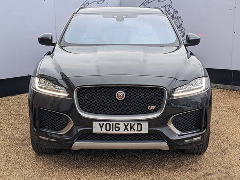 Jaguar F-Pace V6 FIRST EDITION AWD 2