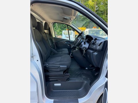 Vauxhall Vivaro 1.6 CDTi 2700 BiTurbo ecoFLEX Sportive L1 H1 Euro 5 (s/s) 5dr 27