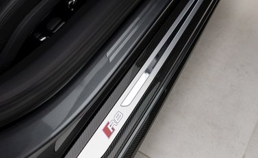 Audi R8 V10 Performance Carbon Black 15