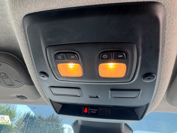 Renault Trafic SWB L1H1 Low Roof Business Plus SL28 Air Con Camera Sensors Euro 6 26