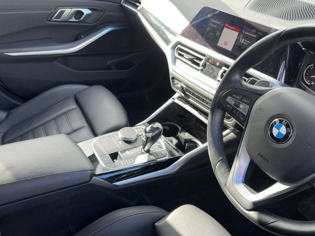 BMW 3 Series 2.0 330i Sport Auto 4dr 17