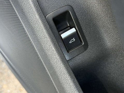 Audi A4 2.0 A4 Black Edition 35 TDI MHEV Semi-Auto 5dr 39