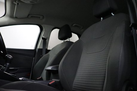 Ford Focus TITANIUM 35