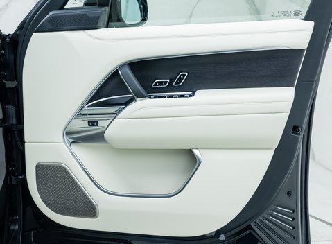 Land Rover Range Rover P460e Autobiography LWB 26