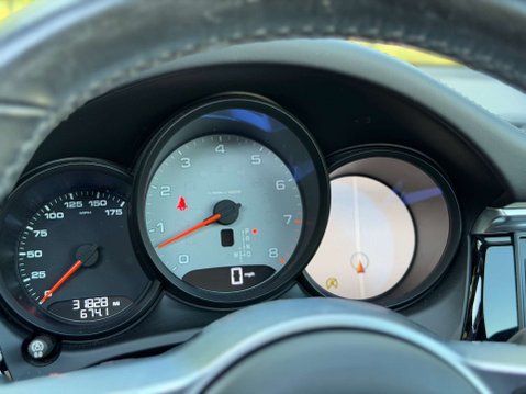 Porsche Macan 3.0 Macan S Semi-Auto 4WD 5dr 12