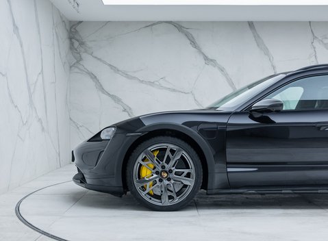 Porsche Taycan TURBO S CROSS TURISMO 42