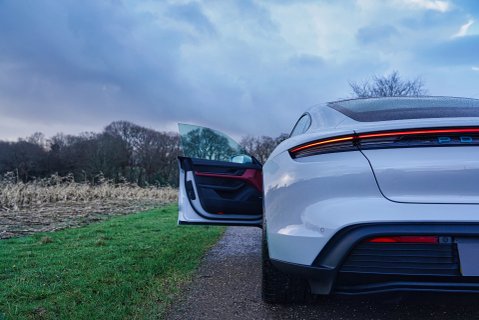 Porsche Taycan Performance Plus 93.4kWh 7