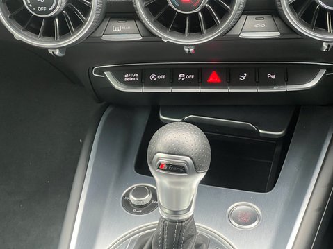 Audi TT 2.0 TFSI 40 S line Coupe 3dr Petrol S Tronic Euro 6 (s/s) (197 ps) 34