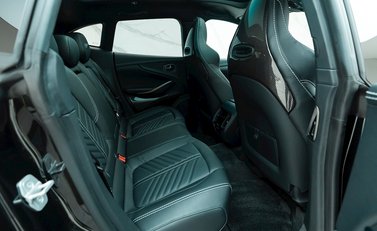 Aston Martin DBX 707 14