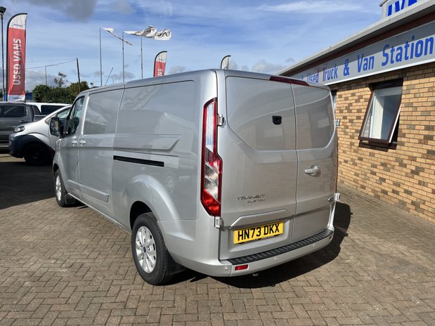 Ford Transit Custom Transit Custom 300 L2 Diesel FWD 2.0 Eco Blue 130ps Low Roof Limited Van 5