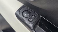 Fiat 500 1.2 Star Hatchback 3dr Petrol Dualogic Euro 6 (s/s) (69 bhp) 19