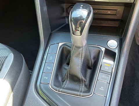 Volkswagen Tiguan 1.5 Tiguan R-Line TSi Semi-Auto 5dr 38