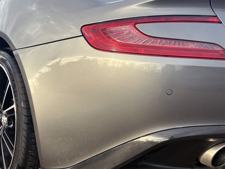 Aston Martin Vanquish V12 22