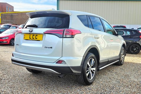 Toyota Rav 4 D-4D BUSINESS EDITION LOOK! 37000 MILES! 1 OWNER! SAT NAVIGATION 12