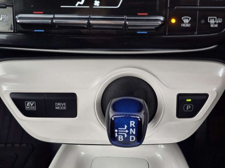 Toyota Prius 1.8 VVT-h Business Edition Plus Hatchback 5dr Petrol Hybrid CVT Euro 6 (s/s 18