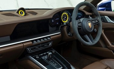 Porsche 911 (992) Turbo S Cabriolet 17