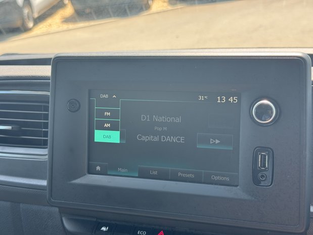 Nissan Interstar MWB L2H2 [SOLD KH] Medium Roof Air Con Nav Sensors EURO 6 26