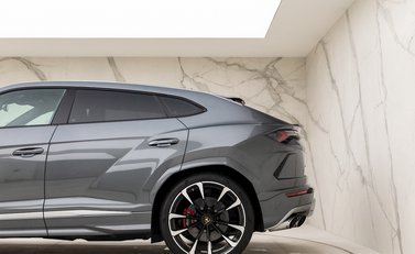 Lamborghini Urus 27