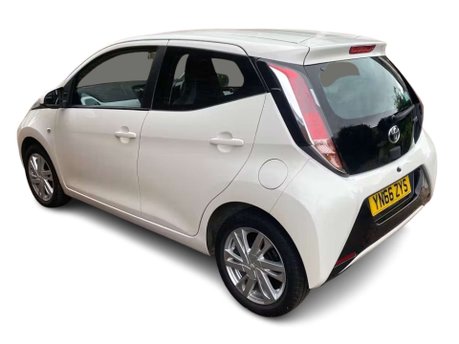 Toyota Aygo 1.0 VVT-i x-pression Hatchback 5dr Petrol x-shift Euro 6 (68 ps) 4