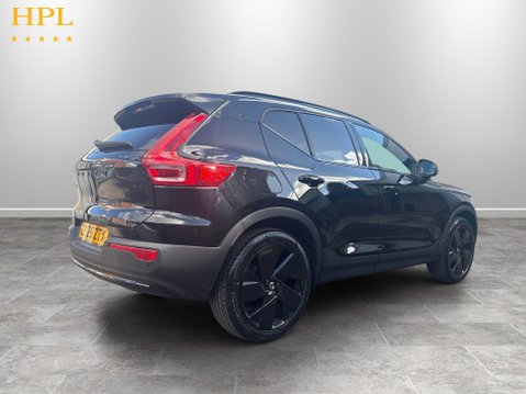 Volvo XC40 2.0 B4 MHEV Plus Black Edition SUV 5dr Petrol Hybrid DCT Auto Euro 6 (s/s) 7