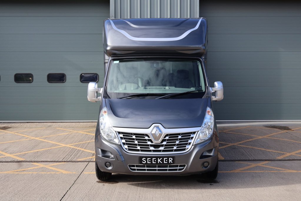 Renault Master 3.5 ton Coach Built Freddie Gover Horsebox with uprated suspension alloys  10