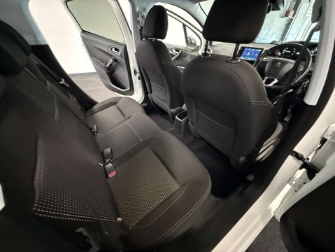 Peugeot 208 1.2 208 Tech Edition S/S 5dr 28