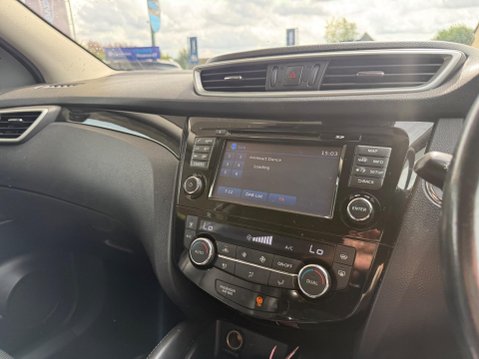 Nissan Qashqai 1.6 dCi Tekna 4WD Euro 6 (s/s) 5dr 9