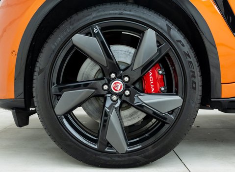 Jaguar F-Pace SVR 33