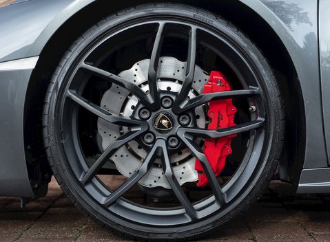 Lamborghini Huracan LP 580-2 10