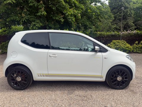 Volkswagen Up 1.0 Street up! Euro 6 3dr 8