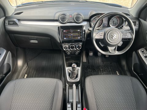 Suzuki Swift SZ5 DUALJET ALLGRIP MHEV 10