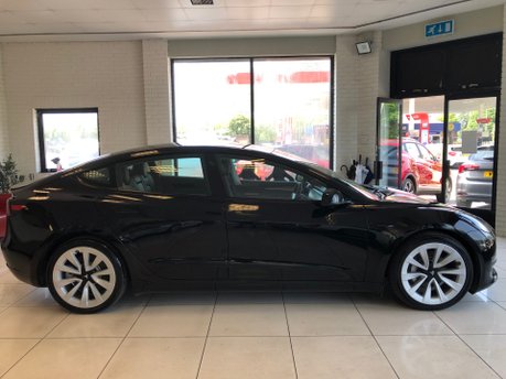 Tesla Model 3 LONG RANGE AWD 45,000m black vegan leather, 19 inch alloys 19