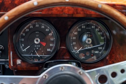 Jaguar MKII 3.8 18