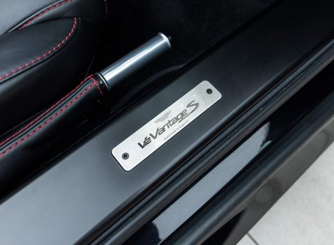 Aston Martin V12 Vantage S Roadster 21