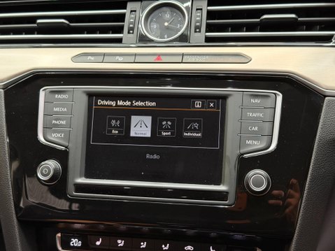 Volkswagen Passat 2.0 TDI BlueMotion Tech GT Euro 6 (s/s) 5dr 76