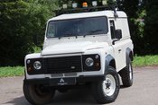 Land Rover Defender 2.4 TDCi Utility Wagon 4WD MWB Euro 4 5dr