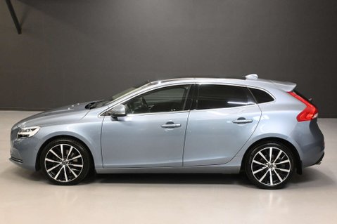 Volvo V40 1.5 V40 Inscription Edition T3 Auto 5dr 23