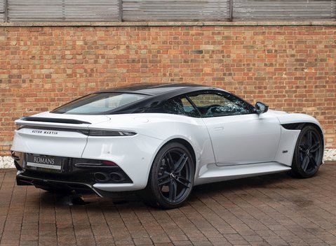 Aston Martin DBS Superleggera 7